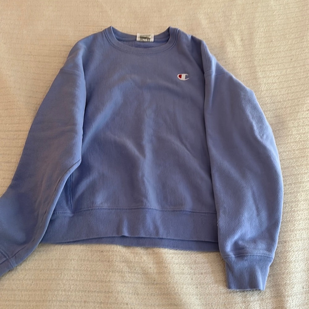 Champion light purple crew neck, size medium
